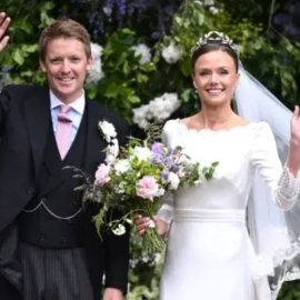 Παντρεύτηκε ο βαφτισιμιός του Καρόλου, Δούκας Χιου Γκρόσβενορ - Δείτε το φωτογραφικό άλμπουμ & το ονειρικό νυφικό της Ολίβια Χένσον