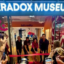 Εγκαίνια του Μουσείου Paradox - Την κορδέλα έκοψαν ο Μίλτος Καμπουρίδης & ο Σάκης Τανιμανίδης (φωτό-βίντεο)