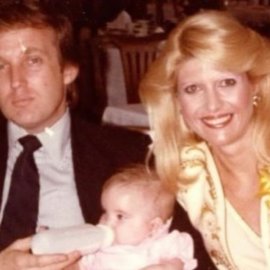 Ιβάνκα Τραμπ – Paris Hilton έφεραν τα 80’s - Με φωτό μπαμπά-μαμά, ναι ο πρώην και ίσως επόμενος πρόεδρος των ΗΠΑ δίνει μπιμπερό!