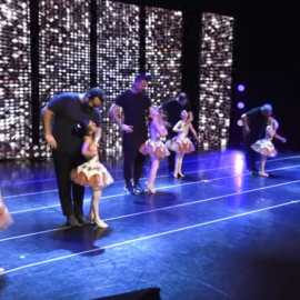 Συγκινητικό βίντεο: Μπαμπάδες χορεύουν μπαλέτο με τις 9χρονες κόρες τους στη Βέροια - Δείτε