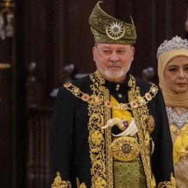 Μαλαισία: Μεγαλειώδης τελετή στέψης του νέου βασιλιά -  Ο Σουλτάνος ​​Ιμπραήμ Σουλτάν Ισκαντάρ, από τους πλουσιότερους της χώρας με περιουσία 5.7 δισ. δολ. (φωτό-βίντεο)