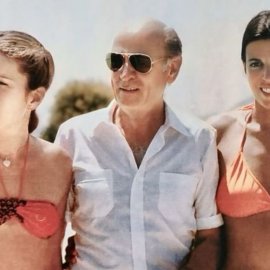 Αδημοσίευτη vintage pic: Το μοναδικό ανέμελο καλοκαίρι της Χριστίνας Ωνάση - Παρέα με την κολλητή της, Μαρίνα Τσομλεκτόσγλου - Τι κάνει στην Ελλάδα μέχρι σήμερα η jet setter;