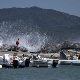 Καιρός: Αυξημένο μελτέμι με θερμοκρασία στους 37 βαθμούς - Υψηλός κίνδυνος πυρκαγιάς (βίντεο)