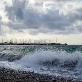 Αλλάζει ο καιρός από σήμερα! – Ισχυρές νεφώσεις, πολλά μποφόρ & μπόρες – Πτώση της θερμοκρασίας (βίντεο) 