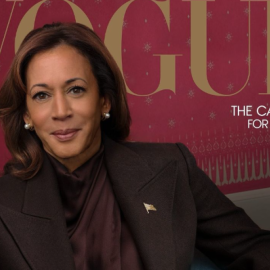 Η Vogue «ψηφίζει» Kamala Harris! – Η υποψήφια Πρόεδρος των ΗΠΑ ποζάρει για το εξώφυλλο του δημοφιλούς περιοδικού με το πιο ωραίο σοκολατί κουστούμι (φωτό)