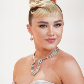 Florence Pugh: Η συγκλονιστική μεταμόρφωση για την νέα της ταινία – Από ξανθό, κοντό καρέ, ξύρισε εντελώς το κεφάλι της (φωτό & βίντεο)