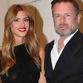 Power couple, η Ανθή Σαλαγκούδη & ο Κοσμάς Κουμιανός in total black looks – Στα μαύρα & οι αδελφές Πρέλεβιτς & η Ράνια Θρασκιά (φωτό)