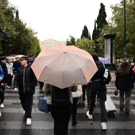 Ραγδαία επιδείνωση του καιρού: Βροχές, καταιγίδες & χιονοπτώσεις στα ορεινά τμήματα της χώρας (βίντεο)