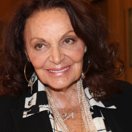 To eirinika & η Ιόλη Βάρτσου στο Vogue – Change Makers 2024: Diane von Furstenberg: «Ήρθα στον κόσμο 18 μήνες μετά το Άουσβιτς της μητέρας μου» (φωτό)