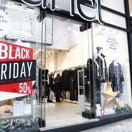 Black Friday: Έλεγχοι σε 10.000 προϊόντα σε περισσότερες από 100 αλυσίδες καταστημάτων - Ποια Κυριακή θα είναι ανοιχτά τα μαγαζιά