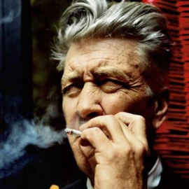 David Lynch με εμφύσημα: Δυσκολεύομαι να περπατήσω, κόψτε το τσιγάρο – Κάπνιζα από 8 ετών (βίντεο)