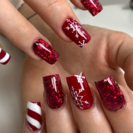 Xmas nails: Παιχνιδιάρικα σχέδια που μπορείς να κάνεις ακόμη και μόνη σου - Θα σε ζηλεύουν όλοι στο Χριστουγεννιάτικο τραπέζι