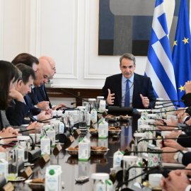 Μητσοτάκης στο Υπουργικό: Λιγότεροι φόροι στη μεσαία τάξη μέχρι το 2027 - Οι μισθοί έχουν αυξηθεί πολλοί συμπολίτες μας αντιμετωπίζουν προβλήματα, λόγω του αυξημένου κόστους ζωής (βίντεο)