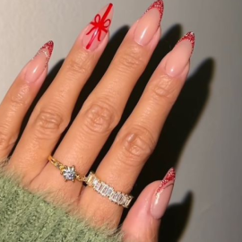 Χριστουγεννιάτικο manicure last minute; - 18 κομψές, αλλά και παιχνιδιάρικες ιδέες για τα πιο γιορτινά άκρα (φωτό) 