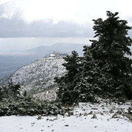 Καιρός: Έντονο κρύο, βροχές & χιόνια - Σε ποιες περιοχές θα το στρώσει (βίντεο)