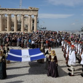 Financial Times: Παράδειγμα η οικονομική επιτυχία της Ελλάδας - Είναι καιρός Γαλλία και Γερμανία να εφαρμόσουν τη θεραπεία που σύστηναν πριν από μία δεκαετία