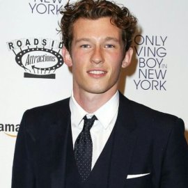 Callum Turner: Ποιος είναι ο αρραβωνιαστικός της Dua Lipa; Γοητευτικός, ταπεινός με διακρίσεις στο μόντελινγκ & στην υποκριτική (φωτό-βίντεο)