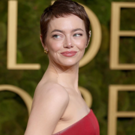 Golden Globes 2025: Το νέο hair-look της εντυπωσιακής Emma Stone – Κοντό κούρεμα à la garçon (φωτό & βίντεο)