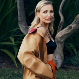 Cameron Diaz: Φωτογραφίζεται για την Vogue & αποπνέει κομψότητα – Ο λόγος που απείχε 11 χρόνια από τον κινηματογράφο (φωτό & βίντεο)