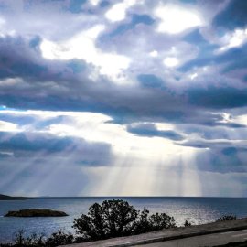 Καιρός: Ισχυρές νεφώσεις, βροχές & σποραδικές καταιγίδες - Μικρή πτώση της θερμοκρασίας (βίντεο) 