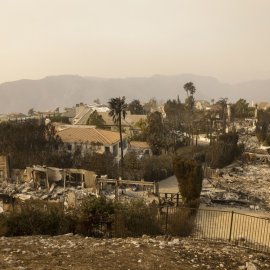 Κρανίου τόπος το Λος Άντζελες από τις πυρκαγιές: Οι ασφαλιστικές αδυνατούν να πληρώσουν αποζημιώσεις και ακυρώνουν συμβόλαια - Στα 57 δισ. δολ. οι ζημιές (φωτό & βίντεο)