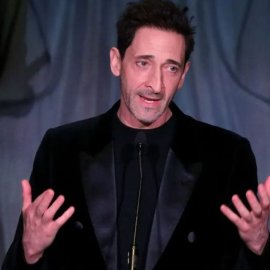 Adrien Brody: Συγκινημένος για την πυρκαγιά στο Λος Άντζελες - "Η καρδιά μου είναι με όλες τις οικογένειες, τα ζώα & τους συναδέλφους μας" (βίντεο)