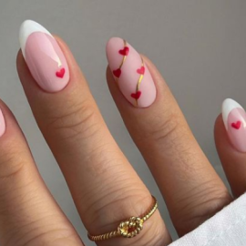 Love nails: 50 σχέδια νυχιών με καρδιές που θα ερωτευτείς με την πρώτη ματιά