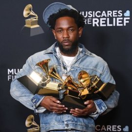 Grammys 2025: Αναλυτικά η λίστα με τους νικητές - Σάρωσε ο Kendrick Lamar με 4 βραβεία (βίντεο)