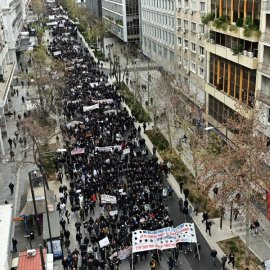 Δείτε φωτογραφίες και βίντεο από το μαθητικό & φοιτητικό συλλαλητήριο για τα Τέμπη: Αθήνα, Θεσσαλονίκη, Πάτρα, Βόλος, Λάρισα, Σέρρες...