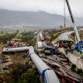 Δημήτρης Καμπουράκης: «Εντάξει, να φύγουνε. Και μετά;» - «Θα δούμε» η απάντηση από την αντιπολίτευση, όμως το «θα δούμε» δεν κυβερνά μια χώρα