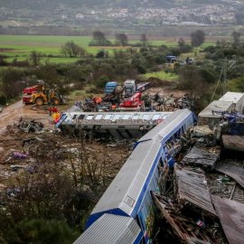 Δημοσκόπηση Interview: To 77% πιστεύει ότι υπάρχει συγκάλυψη στα Τέμπη - Μπροστά με 13,3% μονάδες διαφορά η ΝΔ από το ΠΑΣΟΚ, 3ος ο Βελόπουλος - Οι δημοφιλείς υπουργοί