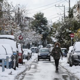 Τσικνοπέμπτη με χιόνια: Το 2004 είχαμε πάλι πυκνό χιόνι στη χώρα και στην Αθήνα - Η πρόβλεψη του Κλέαρχου Μαρουσάκη 