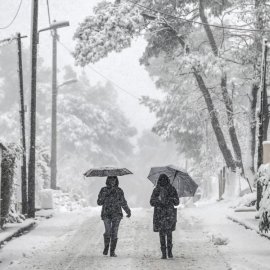 Τσικνοπέμπτη με τη χώρα στην κατάψυξη: Αυτές οι περιοχές της Αττικής θα δούνε χιόνι - Η θερμοκρασία θα δείξει έως και -9 βαθμούς Κελσίου (βίντεο)